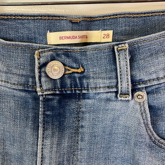 Levi Light Wash High Rise Bermuda Shorts - Picture 2 of 8